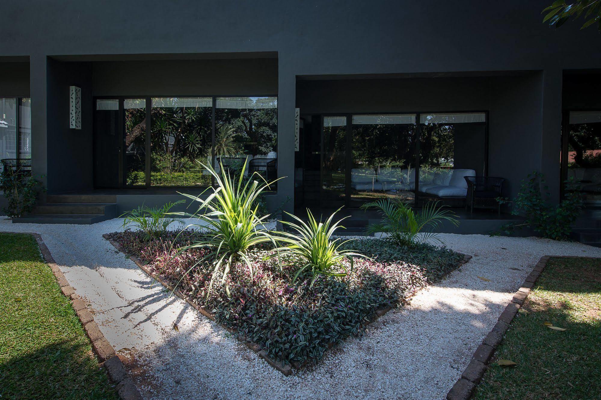 Latitude 13 Degrees Hotel Lilongwe Exterior photo